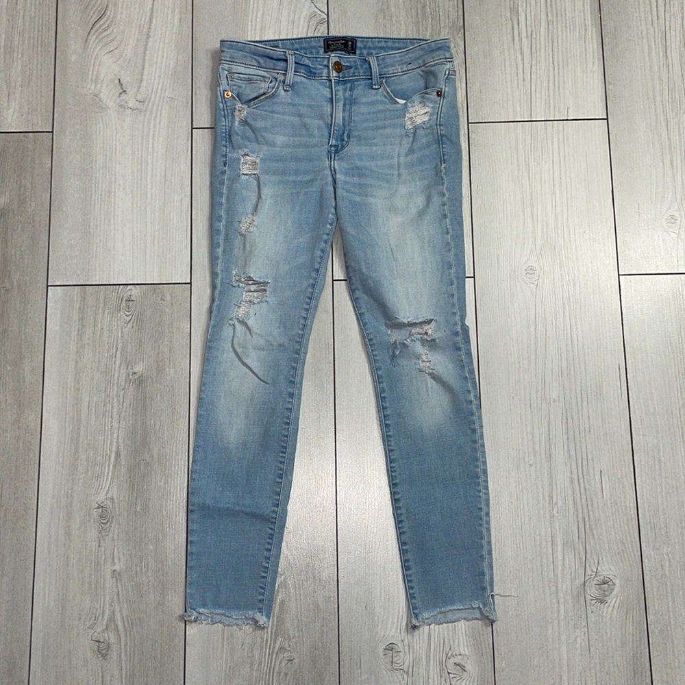 Abercrombie & Fitch Harper Ankle 26/2R light blue ripped jeans